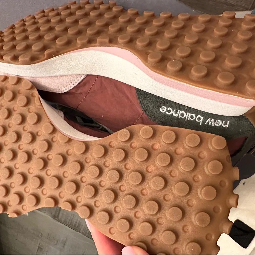 New Balance Rose and Charcoal Sneakers - Picture 3 of 4